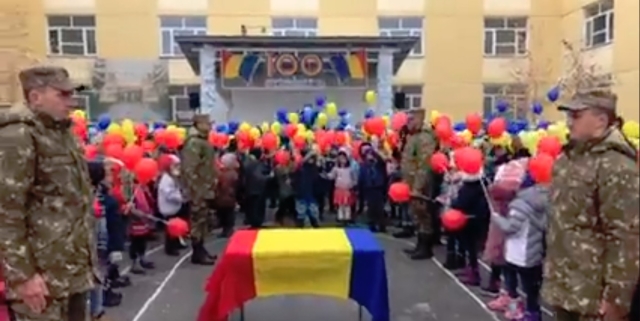 VIRAL! Micii patroţi revin: Copiii din Piteşti, un nou HIT alături de elevii militari de la “ Mihai Viteazul” (VIDEO) - B1TV.ro