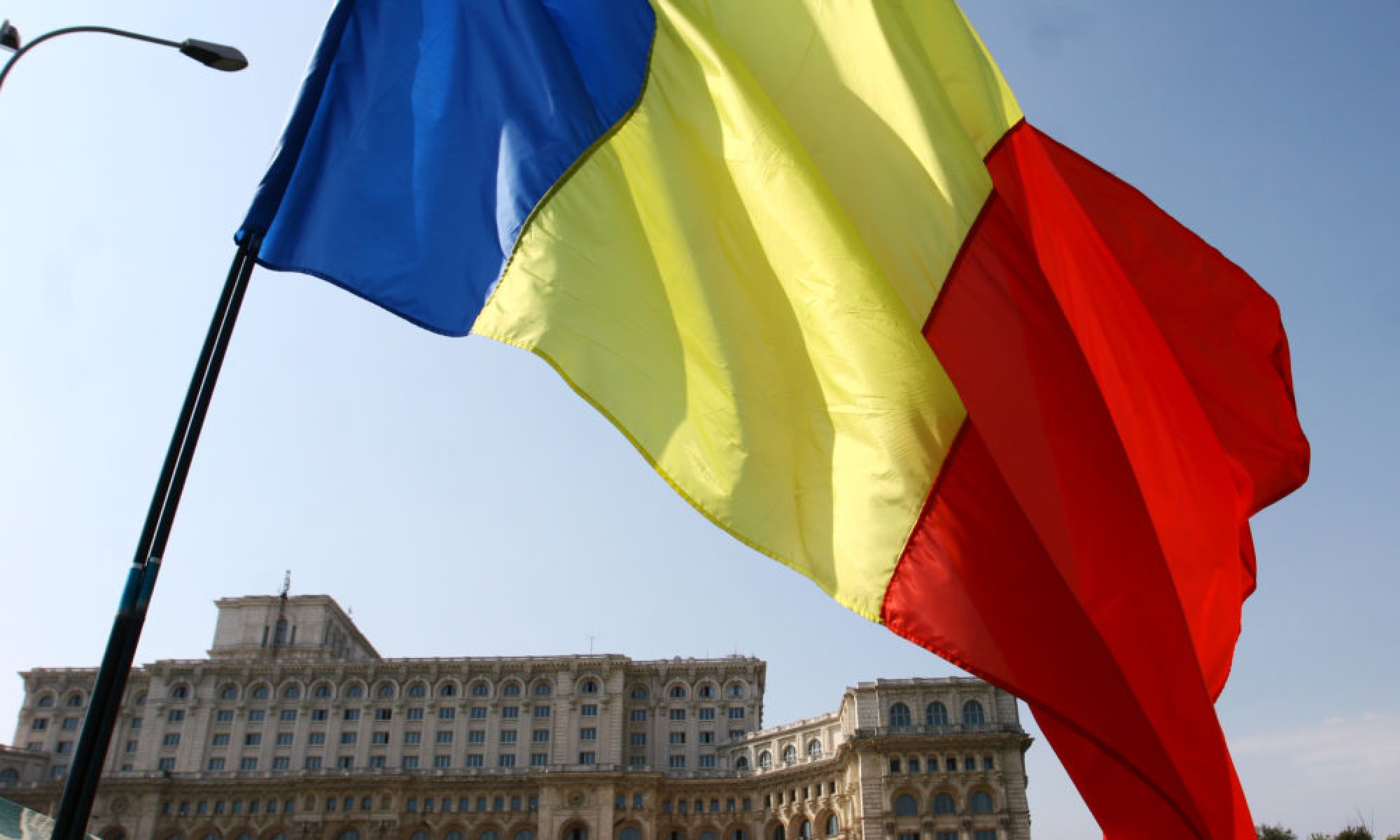 VIDEO: Zeci de elevi au cântat în cor „Treceți, batalioane române, Carpații” - România Liberă