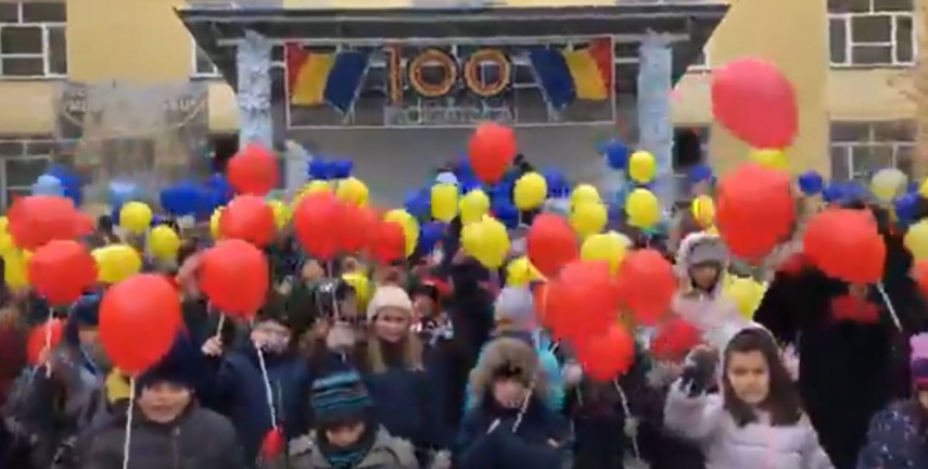 Centenarul Marii Uniri. Moment impresionant pregătit de zeci de elevi cu această ocazie (galerie foto-video)